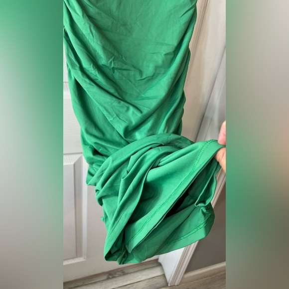 Aritzia Babaton Contour Ruched Midi Green Dress Size Medium - Picture 4 of 11